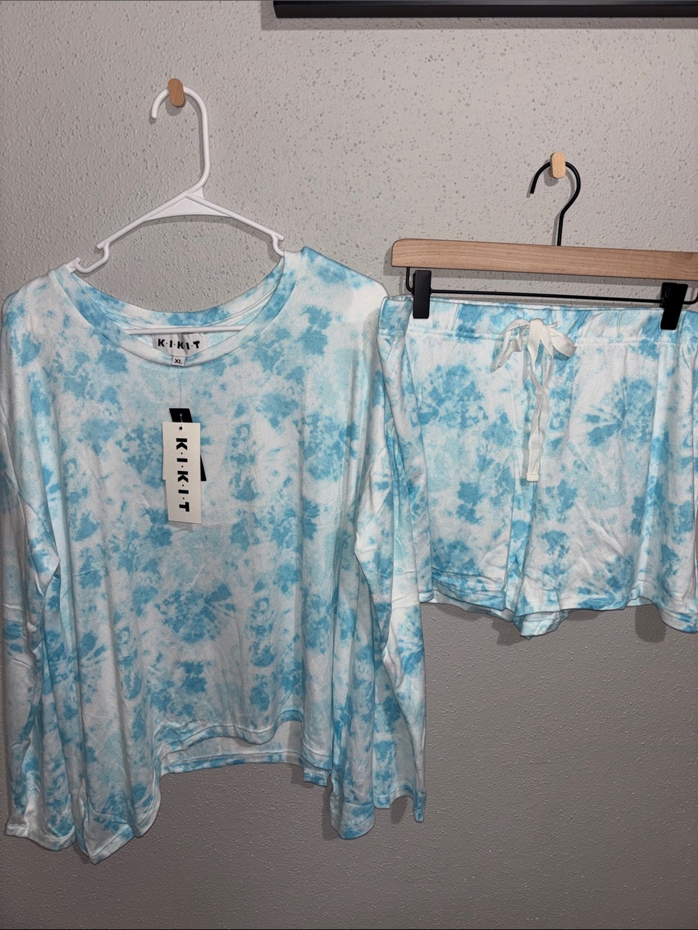 KIKIT - NWT - Women's Blue Tie-Dye Long Sleeve Top & Shorts Pajama Set (size XL)